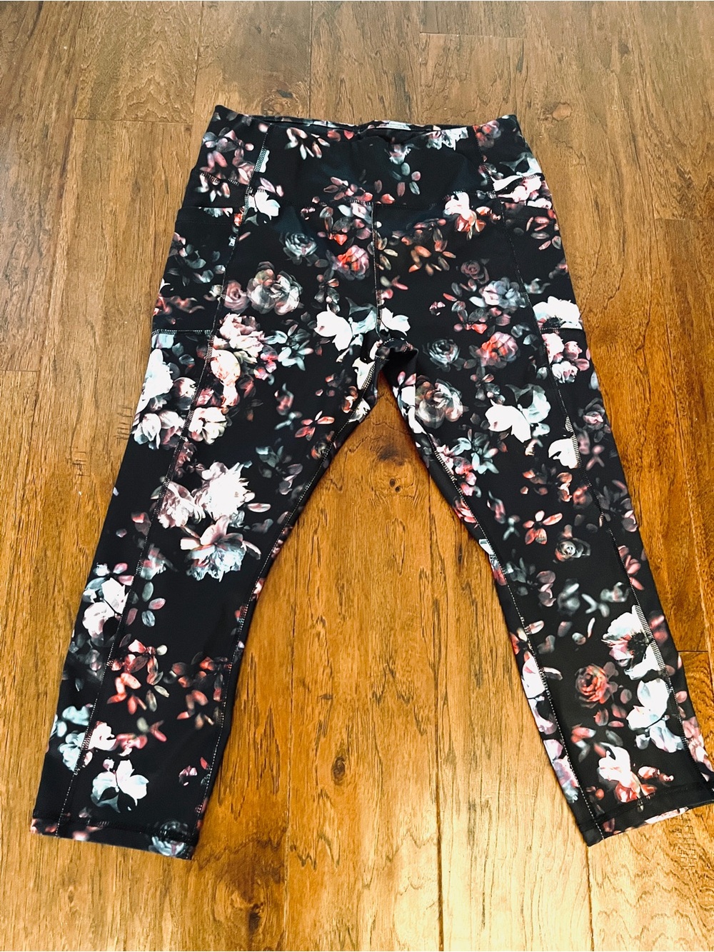 Women’s Avia Black Floral Print Workout Leggings Size L